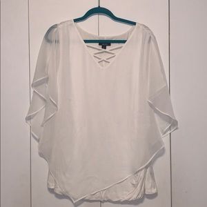 Gorgeous white blouse! Perfect for the holidays!